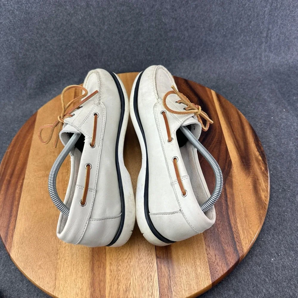 GH Bass White Leather Boat Shoes Mens Size 10M Heritage Collection T 049